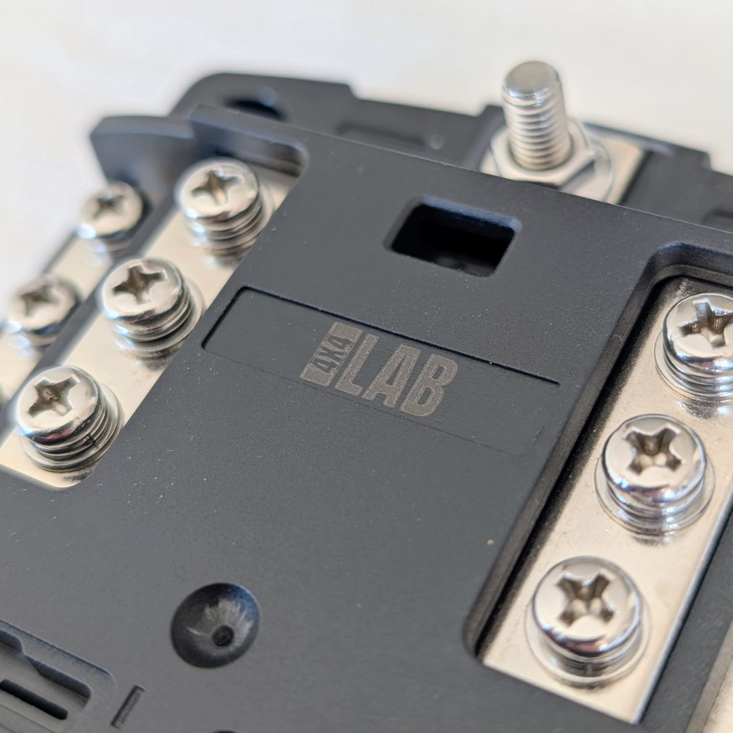 12-Way Fuse Box – Dual Busbar Blade Fuse Block for 12V & 24V Systems